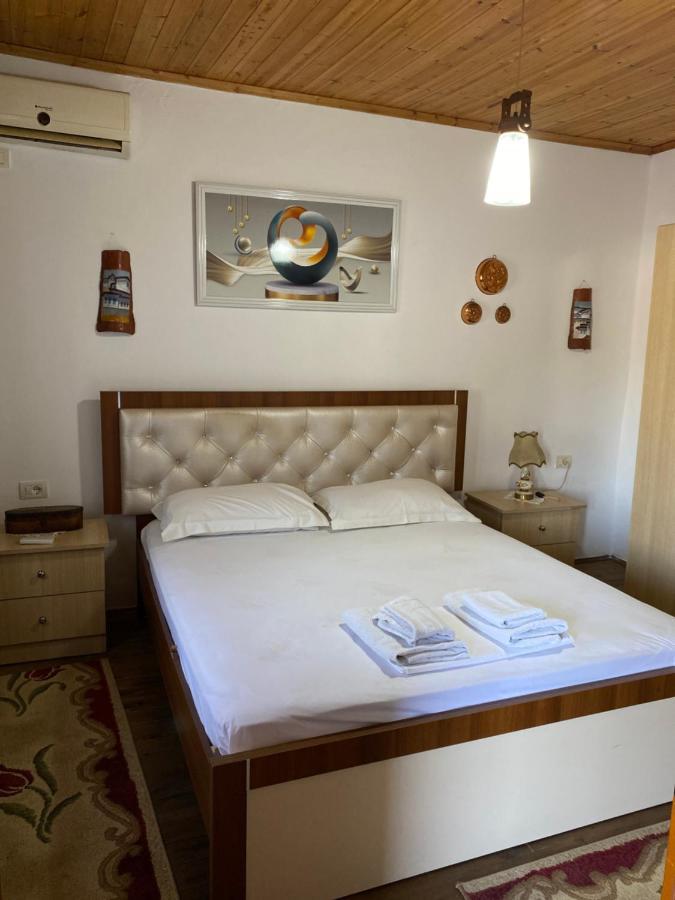 Aria Baci Guest House Μπεράτ Εξωτερικό φωτογραφία