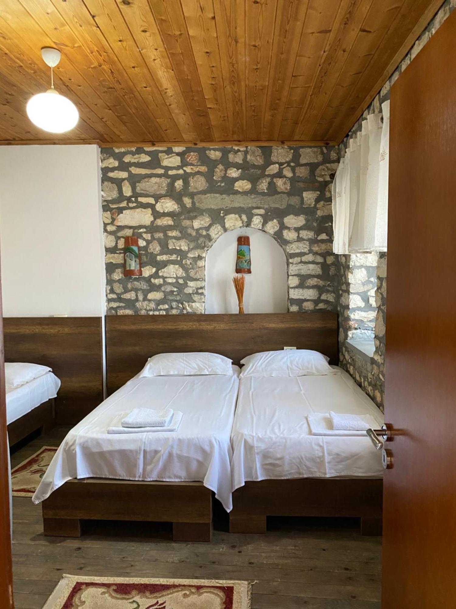 Aria Baci Guest House Μπεράτ Εξωτερικό φωτογραφία