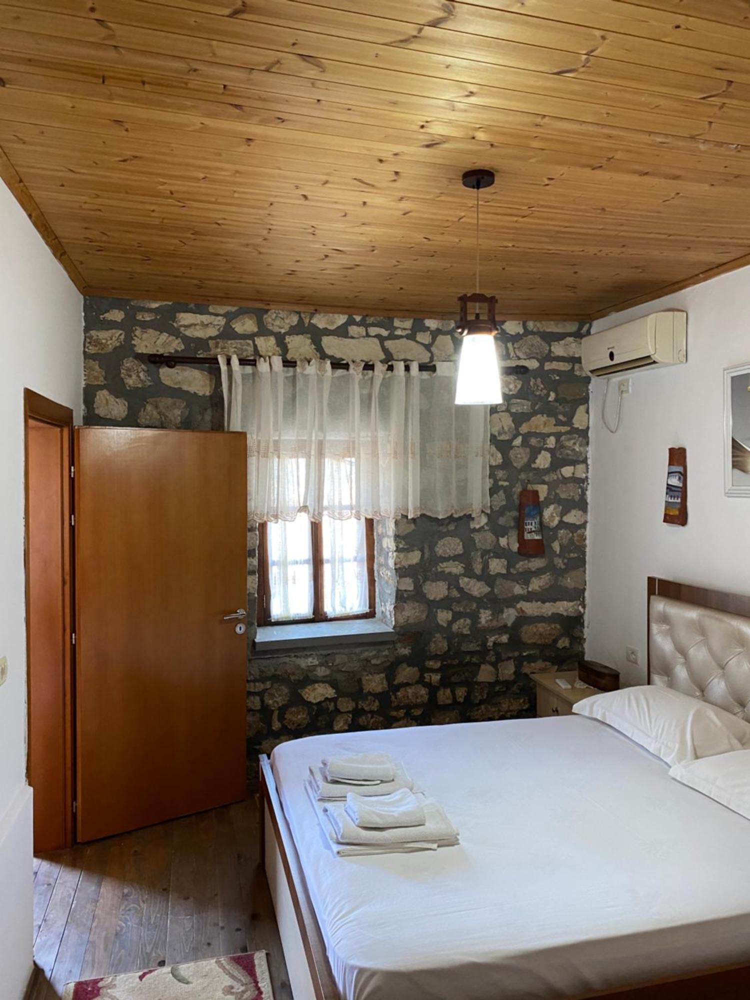 Aria Baci Guest House Μπεράτ Εξωτερικό φωτογραφία